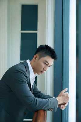 男生头小适合什么短发（黄景瑜清爽短发发型有几款帅男孩都喜欢这样的清爽短发）