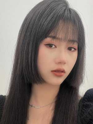 小眼睛大脸适合什么发型（小眼睛大脸适合什么发型女）