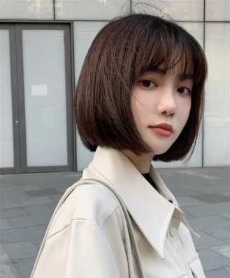 头发多脸小适合什么发型（头发多脸小适合什么发型图片）