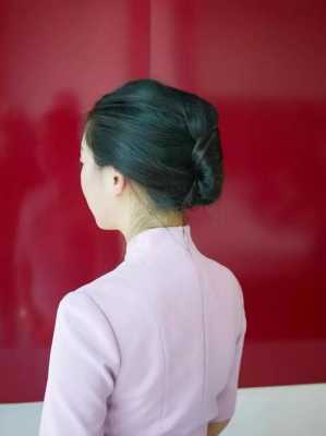 空姐的头发怎么扎（空姐发型高马尾怎么扎）