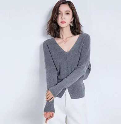 长脸适合穿v型衣服吗,长脸穿什么样的衣领图片