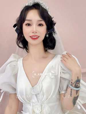 短发适合什么礼服（短发适合什么礼服搭配）