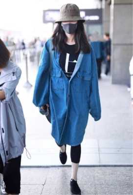 蓝衣服配什么颜色帽子,蓝色头发配什么衣服好看