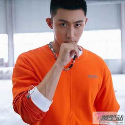 寸头显老吗,什么发型显年轻男生