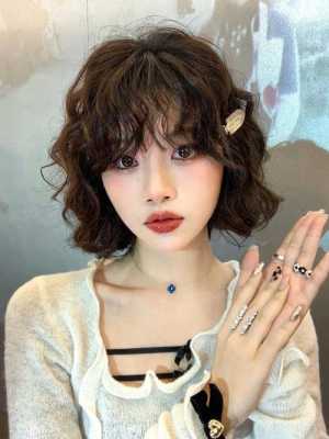 短发卷杠怎么分区,短发怎么分区好看
