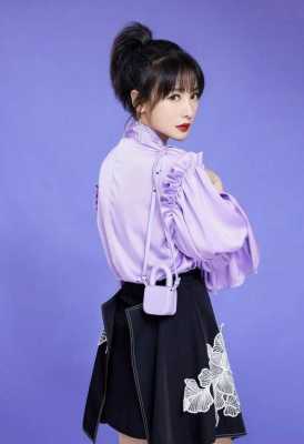 高马尾配什么衣服（高马尾配什么衣服好看）