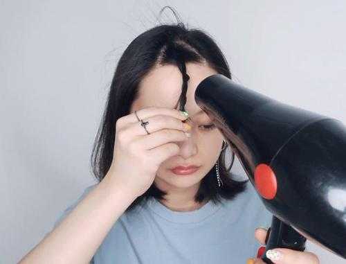 怎么吹头帘（怎么吹头帘让头发不贴头皮）