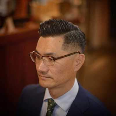 男士怎么选发型（50岁到60岁男士适合什么发型?简单造型中年大叔一样魅力四射）