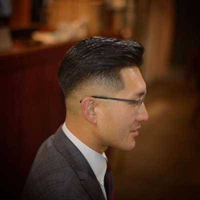 男士怎么选发型（50岁到60岁男士适合什么发型?简单造型中年大叔一样魅力四射）