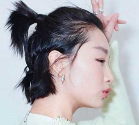 短发夏天穿什么衣服（夏天留短发热怎么办，短发怎样扎好看更清凉）