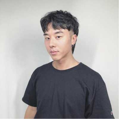脑袋宽适合什么发型（脑袋宽适合什么发型男）