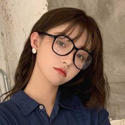 大脸女生适合什么眼镜