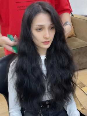 烫发大卷怎么打理（烫大卷第二天怎么打理）