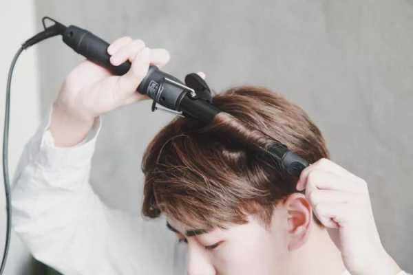 卷发留什么发型男生（怎样用卷发棒卷发啊（男生））