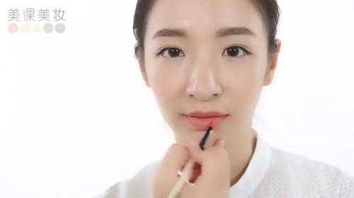 面试妆怎么化（面试妆怎么化才得体又美）
