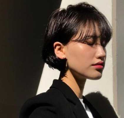 下巴前突适合什么发型,苹果下巴好看吗