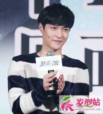 蘑菇头男生怎么留（男生蘑菇头怎么留起来呀）