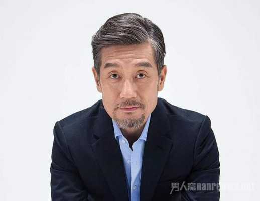 男士有白发剪什么发型（男生有白头发适合什么发型）