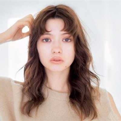 中分刘海怎么烫好看（中分刘海怎么烫好看图片）