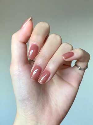 美甲单色怎么涂（美甲单色怎么涂均匀）