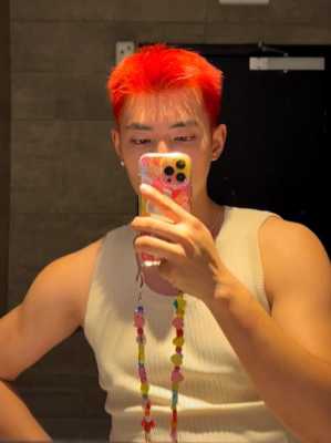 男生染大红好看吗,男生染头什么颜色好看图片
