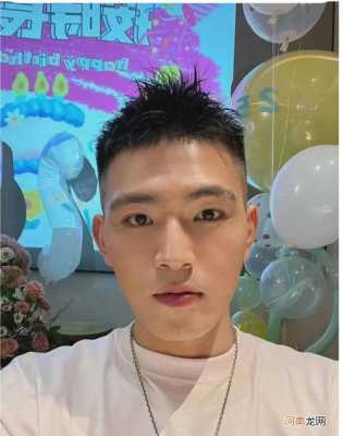 方长脸男生留什么发型,圆长脸适合什么发型男士