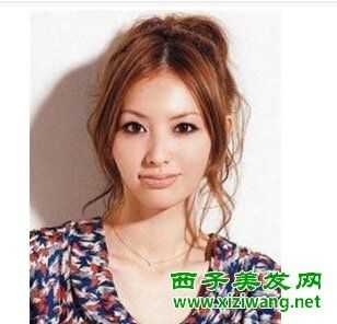 怎么让头发自然中分,怎么把头发弄中分好看