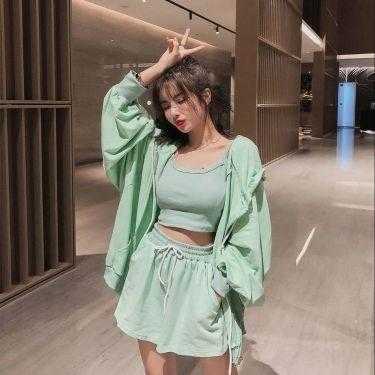 夏天女孩穿什么衣服（夏季女性体检穿什么方便）
