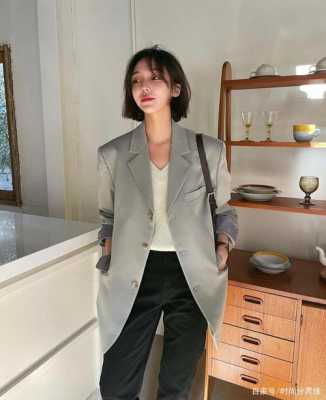 短发怎么配衣服好看（短发女生穿什么衣服好看）
