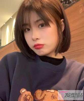 学生什么发型显脸小（学生什么发型显脸小女生）