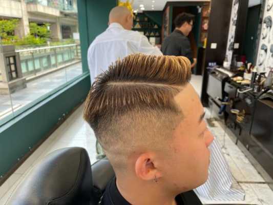 油头用什么能有光泽又能定型,油头发型用什么定型好