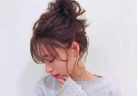 萌萌丸子头怎么扎,扎什么发型萌萌哒好看