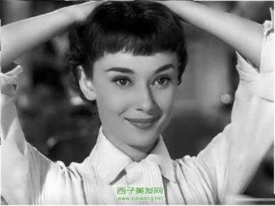 赫本短发是怎么剪的（赫本短发是怎么剪的视频）