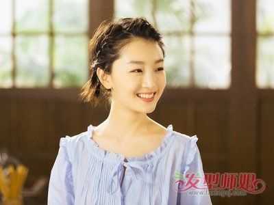 周冬雨的短发怎么编的（短发女生穿衣搭配技巧）