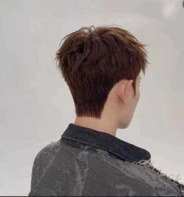 男生后脑勺平适合什么发型（男生后脑勺平的适合什么发型）