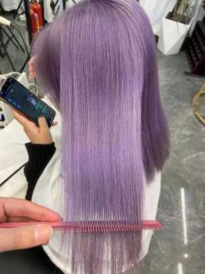 紫色头发掉色后是什么色,染紫色头发掉色后是什么颜色的
