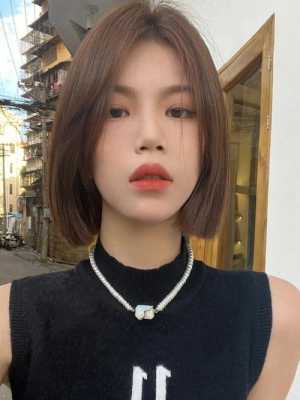 大脸适合什么样的短发图片（脸大适合一刀切短发吗）