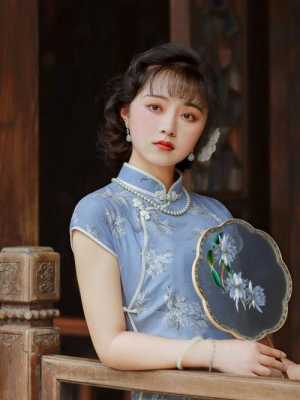 穿旗袍的头型怎样扎,旗袍头发怎么梳简单发型