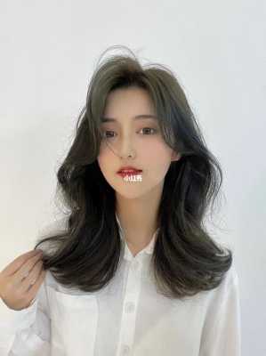 深亚麻色刚染完什么样（深闷青亚麻色怎么染）