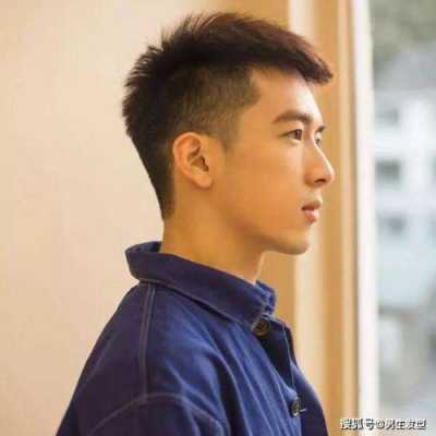 男士短发怎么打理（男士短发如何打理自己喜欢的发型？具体方法是什么）
