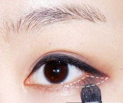 初学画眼妆的正确方法,眼妆要怎么画才好看