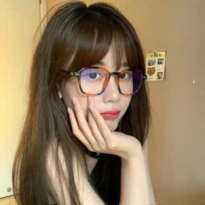 大脸眼睛戴什么眼镜,