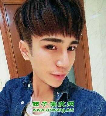 头顶扁平适合什么发型（头顶扁平适合什么发型好看男）