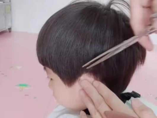 怎么给宝宝留头发（怎么给宝宝留头发好看）