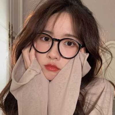 圆脸女孩适合什么眼镜（脸圆的女生戴什么近视眼镜）