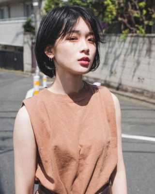 苹果脸适合什么短发（苹果肌太大适合什么短发）