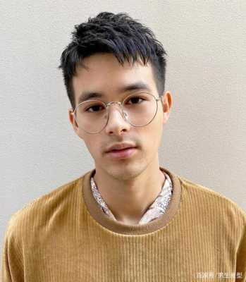男人应该留什么发型（男人应该留什么发型好看）