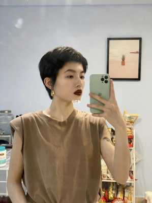 剪了超短发怎么办（家庭主妇剪了超短发还能留长吗）