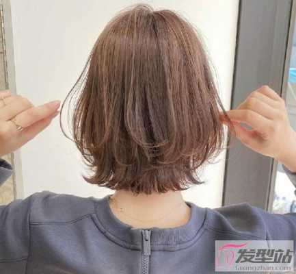 短发发尾翘怎么办（短发发尾翘怎么办?）