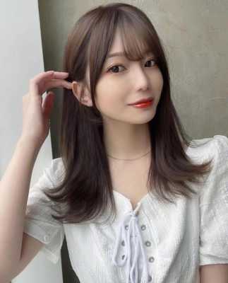 长脸女孩适合什么长发（长脸女孩适合什么长发发型）